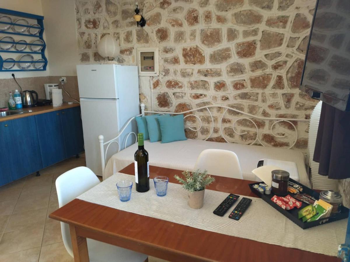 Marina Castellana Studios II Chalki Town 외부 사진