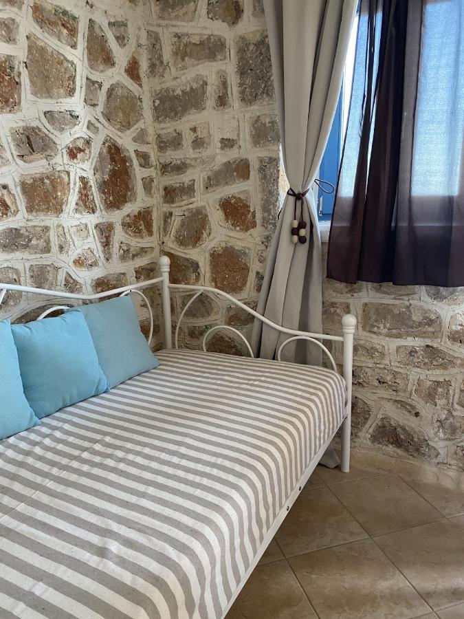 Marina Castellana Studios II Chalki Town 외부 사진